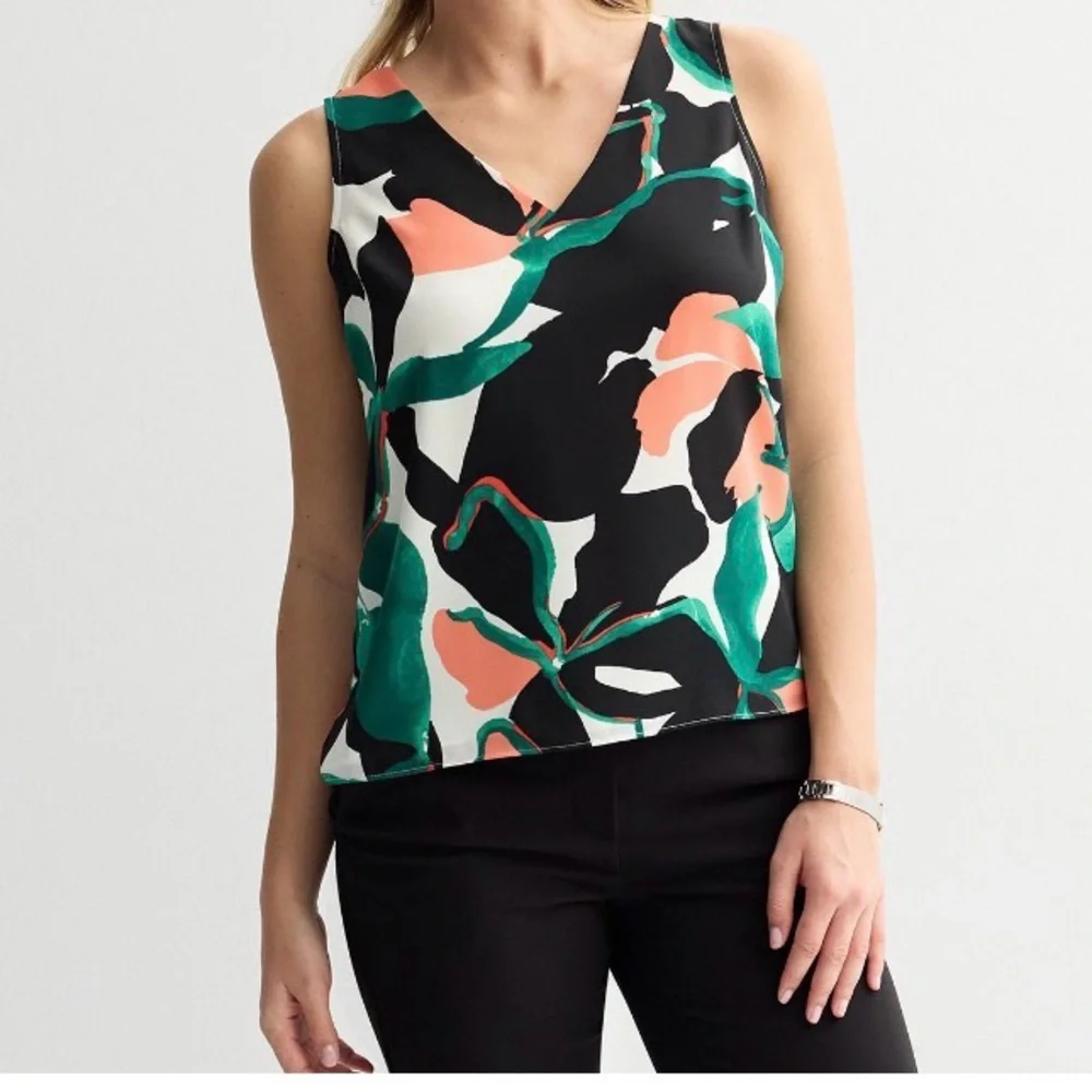 NWT Nine West Black and Green Floral Tank Top - Picture 1 of 4